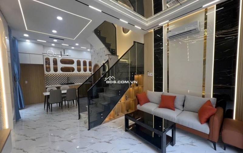 NHÀ HẺM XE HƠI - TRUNG TÂM HẠNH THÔNG GIÁP SÂN BAY - 30M2 - 5.18 TỶ